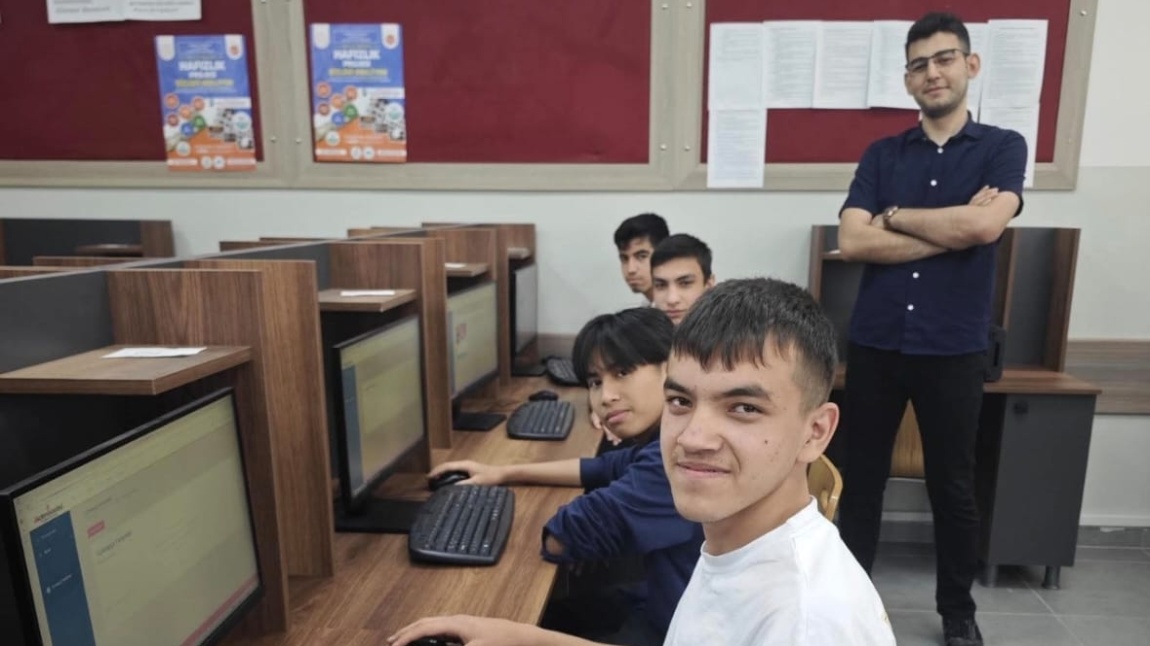 ULUSLARARASI GAZİANTEP ANADOLU İMAM HATİP LİSESİ ÖĞRENCİLERİMİZDEN BİZLERİ GURURLANDIRAN BAŞARI